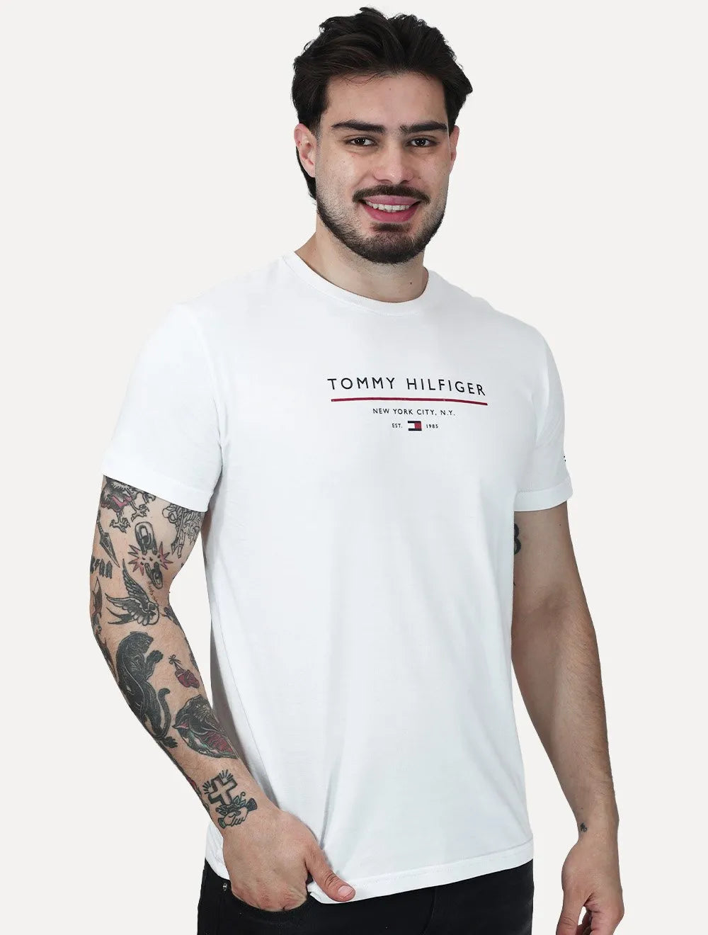 Camiseta Tommy Hilfiger Masculina Brand Love Big New Logo Branca