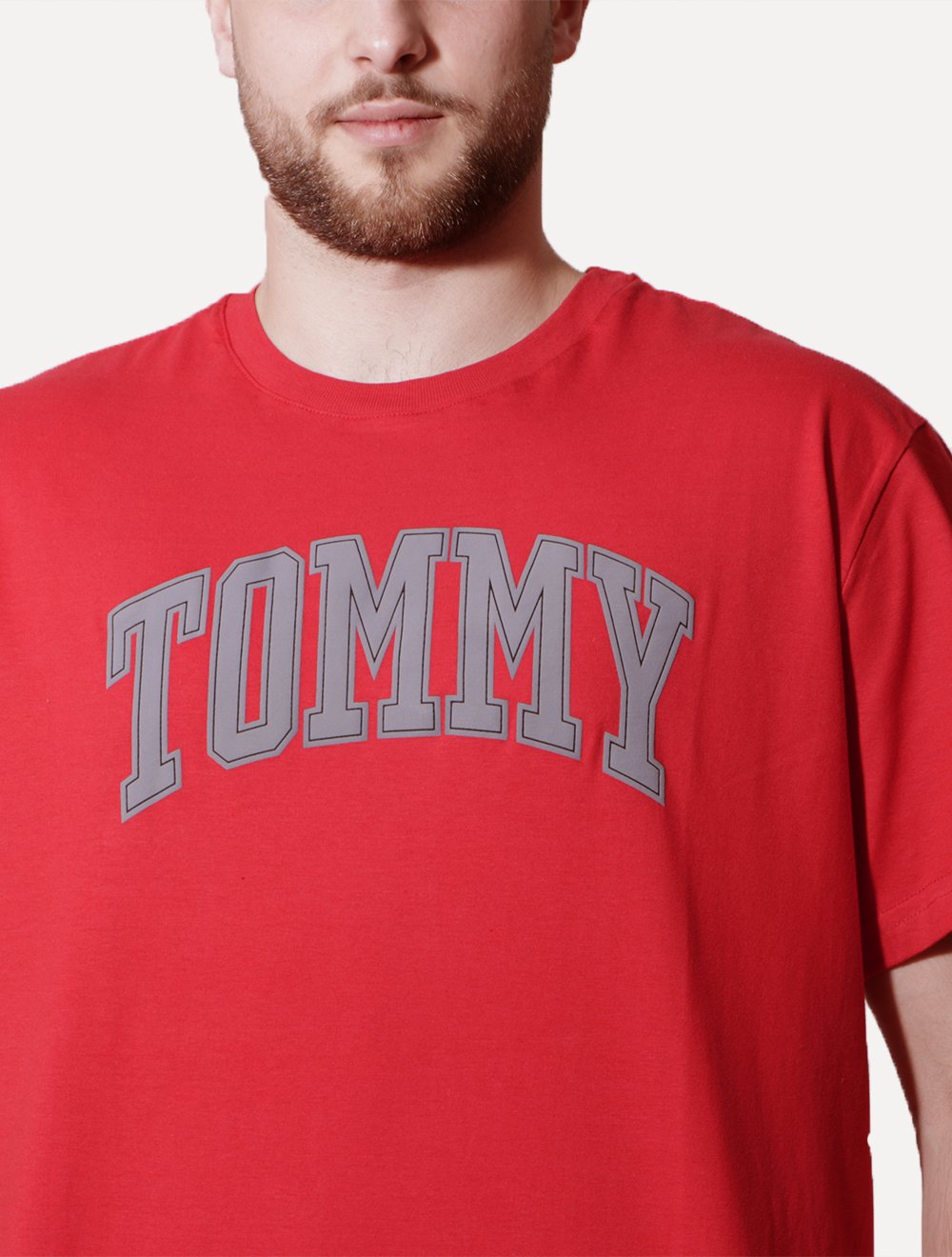 Camiseta Tommy Jeans Regular Collegiate Arc Vermelha