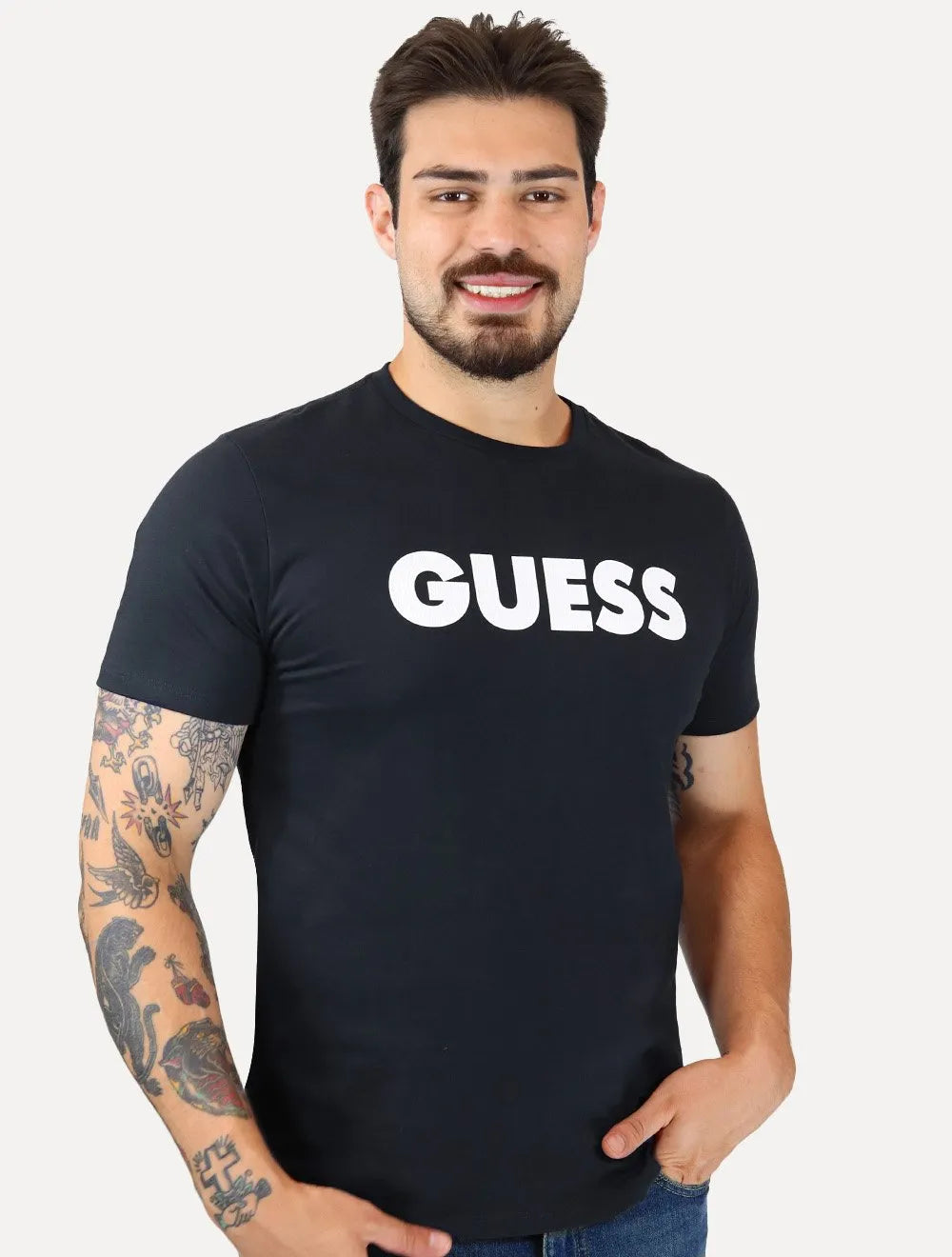 Camiseta Guess Masculina Silk Rubber Logo Azul Marinho