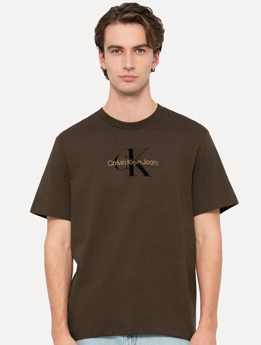 Camiseta Calvin Klein Jeans Masculina New Re Issue Frontal Logo Marrom Escuro