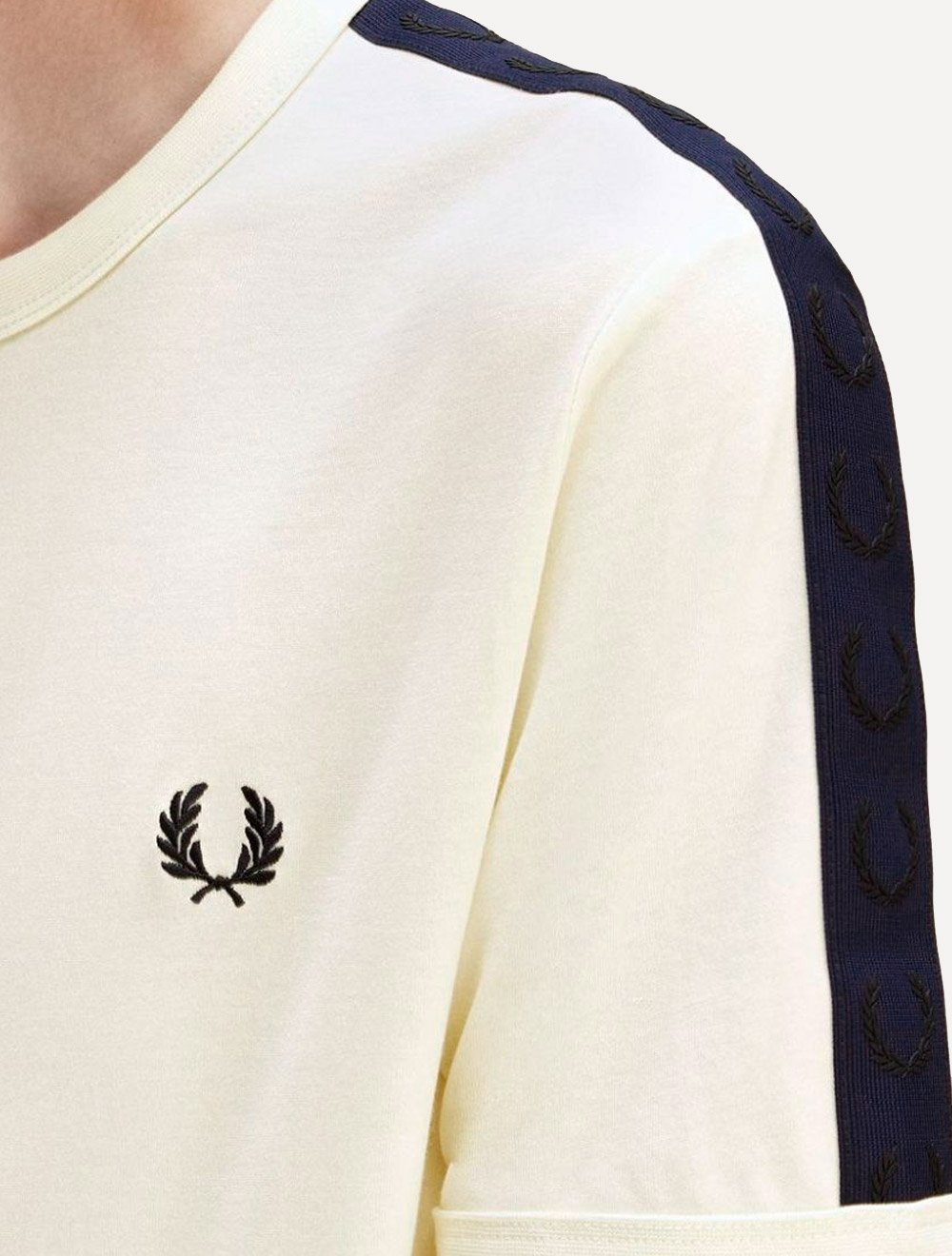 Camiseta Fred Perry Masculina Regular Navy Contrast Tape Ringer Caqui Claro