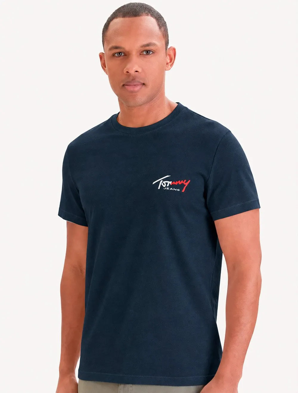 Camiseta Tommy Jeans Masculina Regular Sign Chest Azul Marinho