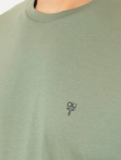 Camiseta Calvin Klein Jeans Masculina Dark Omega Relevo Verde Médio