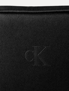 Necessaire Calvin Klein Jeans Nylon Dark CK Logo Preta