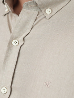 Camisa Calvin Klein Jeans Masculina Regular Oxford Leve Logo Cáqui Claro