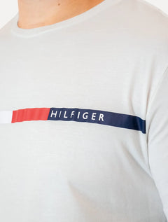 Camiseta Tommy Hilfiger Masculina Chest Bar Graphic Branca