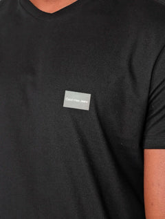 Camiseta Calvin Klein Jeans Masculina Gola V Light Square Preta