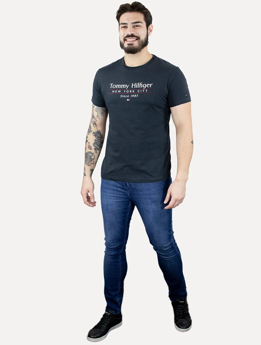 Camiseta Tommy Hilfiger Masculina Center Stack Azul Marinho