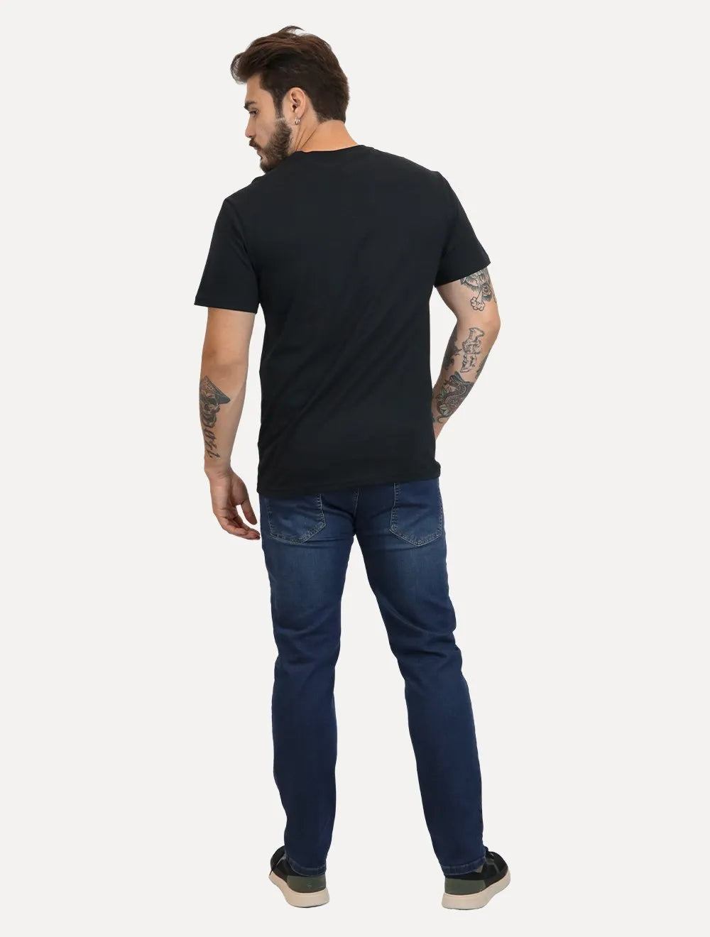 Camiseta Tommy Jeans Masculina Regular Varsity Arc Preta