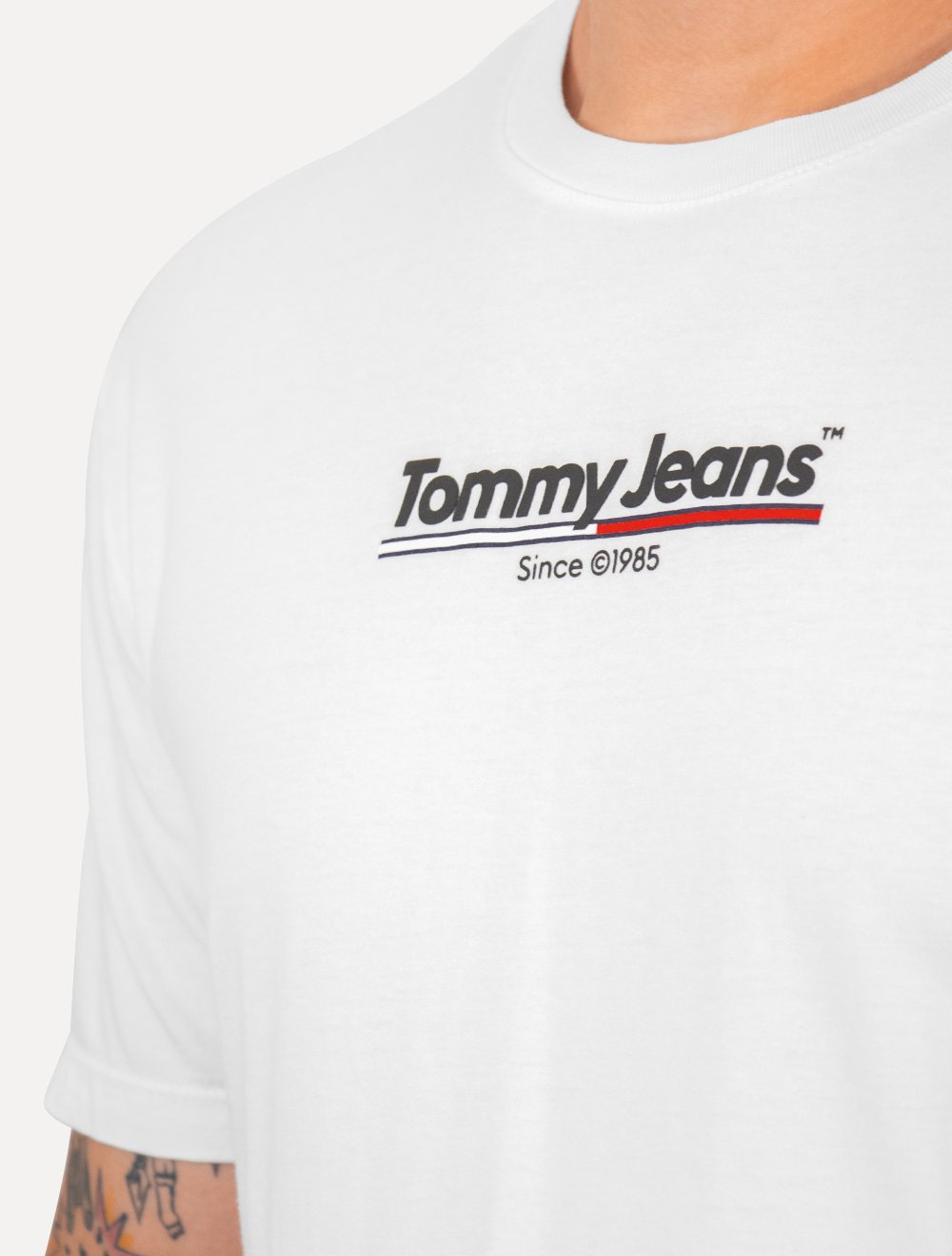 Camiseta Tommy Jeans Masculina Regular TJ RWB Flag Branca