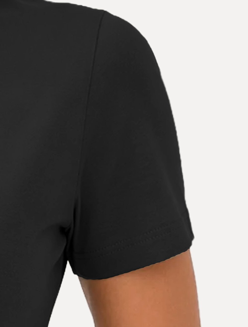 Camiseta Guess Feminina Patch Small Logo Preta