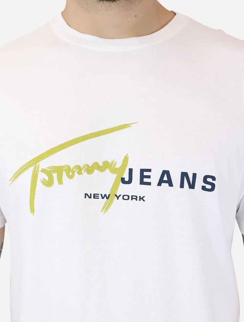 Camiseta Tommy Jeans Signature NY Center Branca