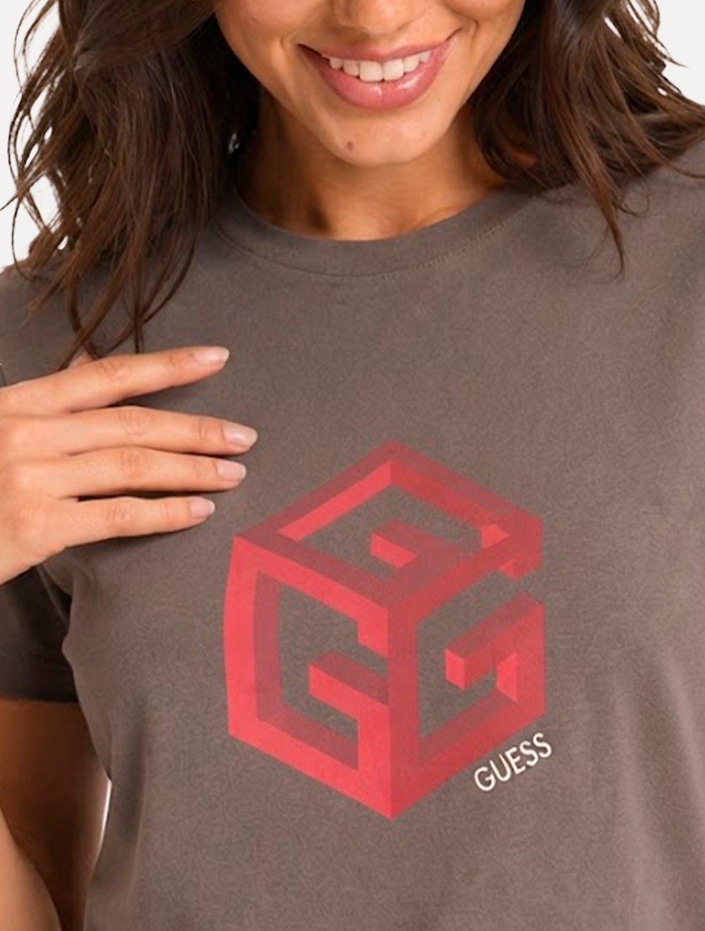 Camiseta Guess Feminina Cube 3D Logo Marrom