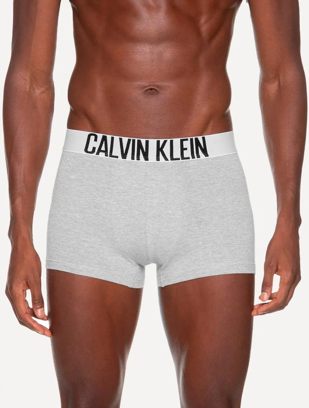 Cueca Calvin Klein Trunk Recycled Intense Power Branca Preta Mescla Pack 3UN