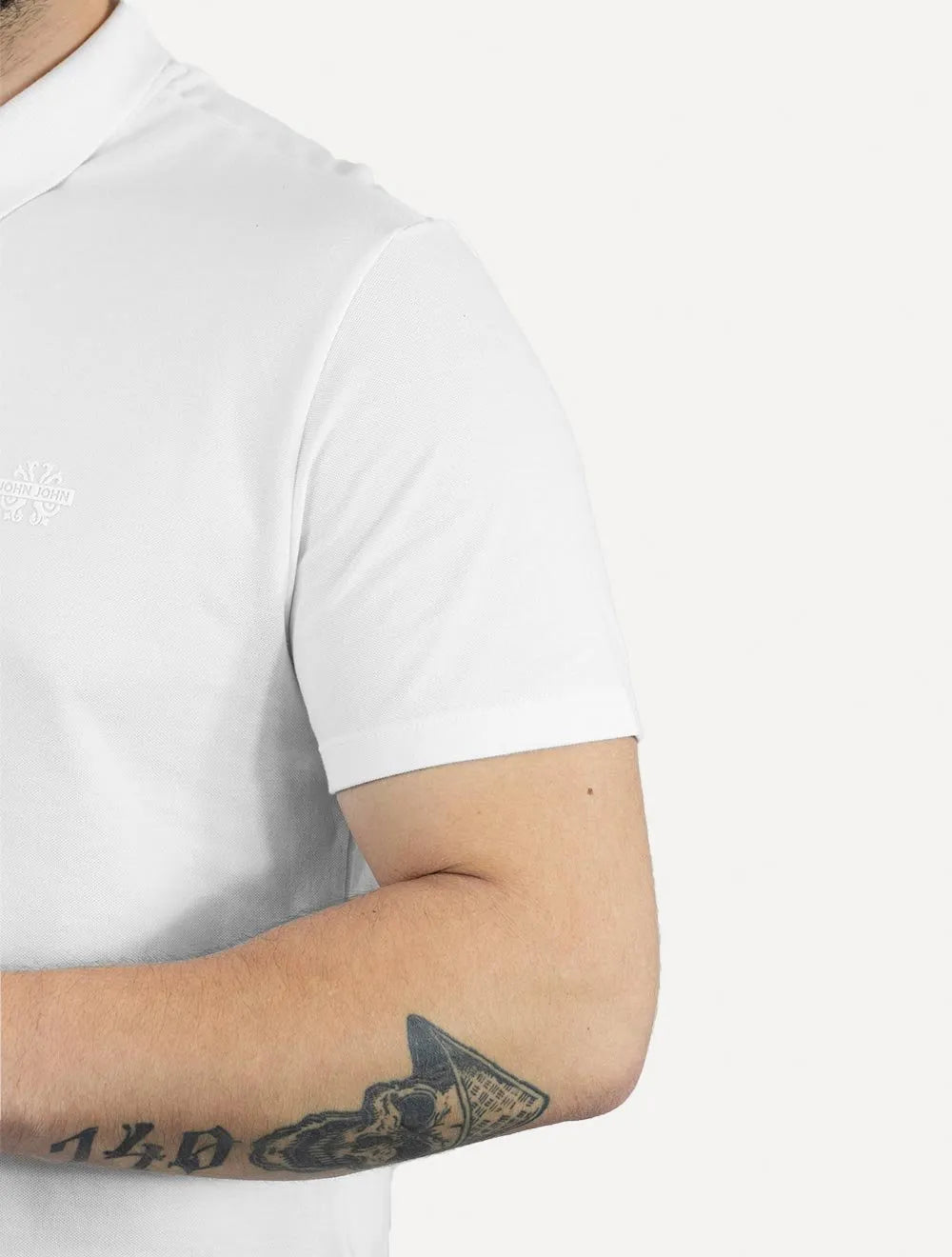 Polo John John Masculina Light Button Transfer Branca