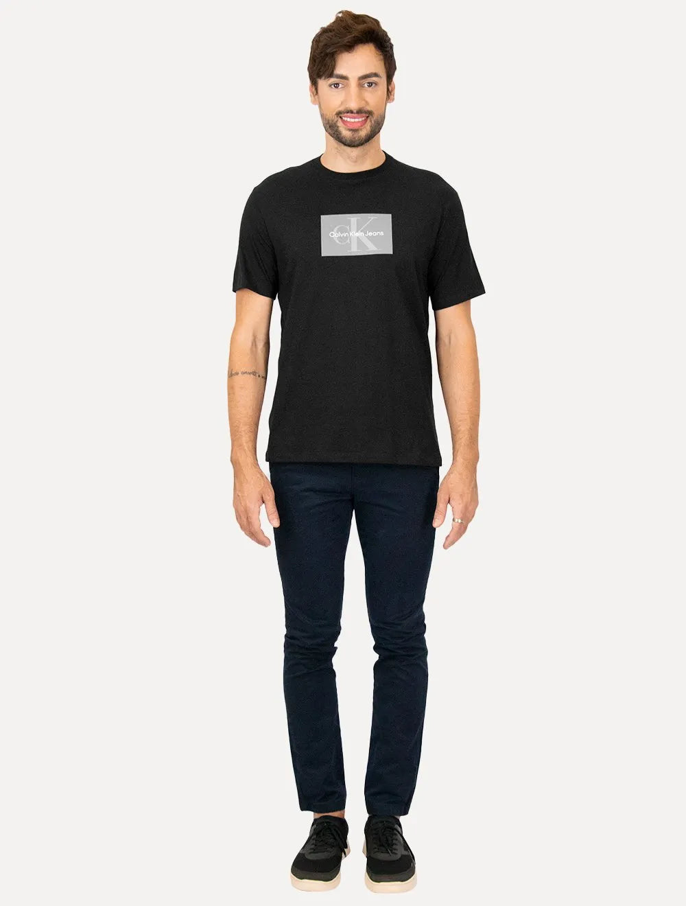 Camiseta Calvin Klein Jeans | Issue Logo Grey Block Preta