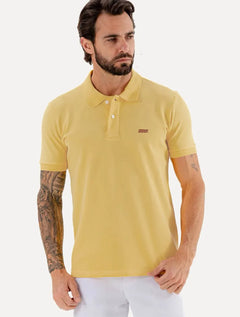 Polo King & Joe Masculina Piquet Regular Brown Logo Amarela