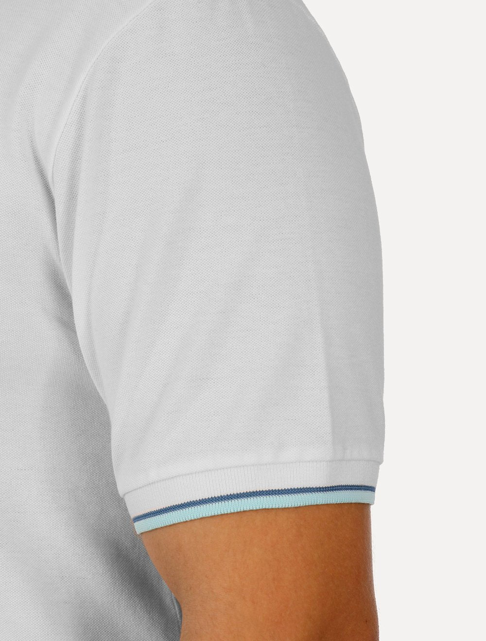 Polo Guess Masculina Piquet Frieze Logo Relief Branca