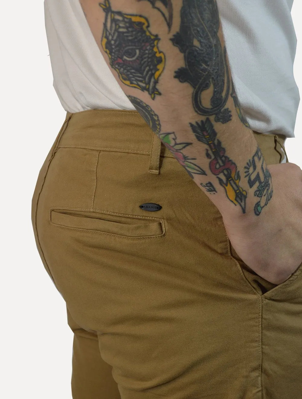 Calça Aramis Masculina Chino Sarja Classica Button Cáqui Médio