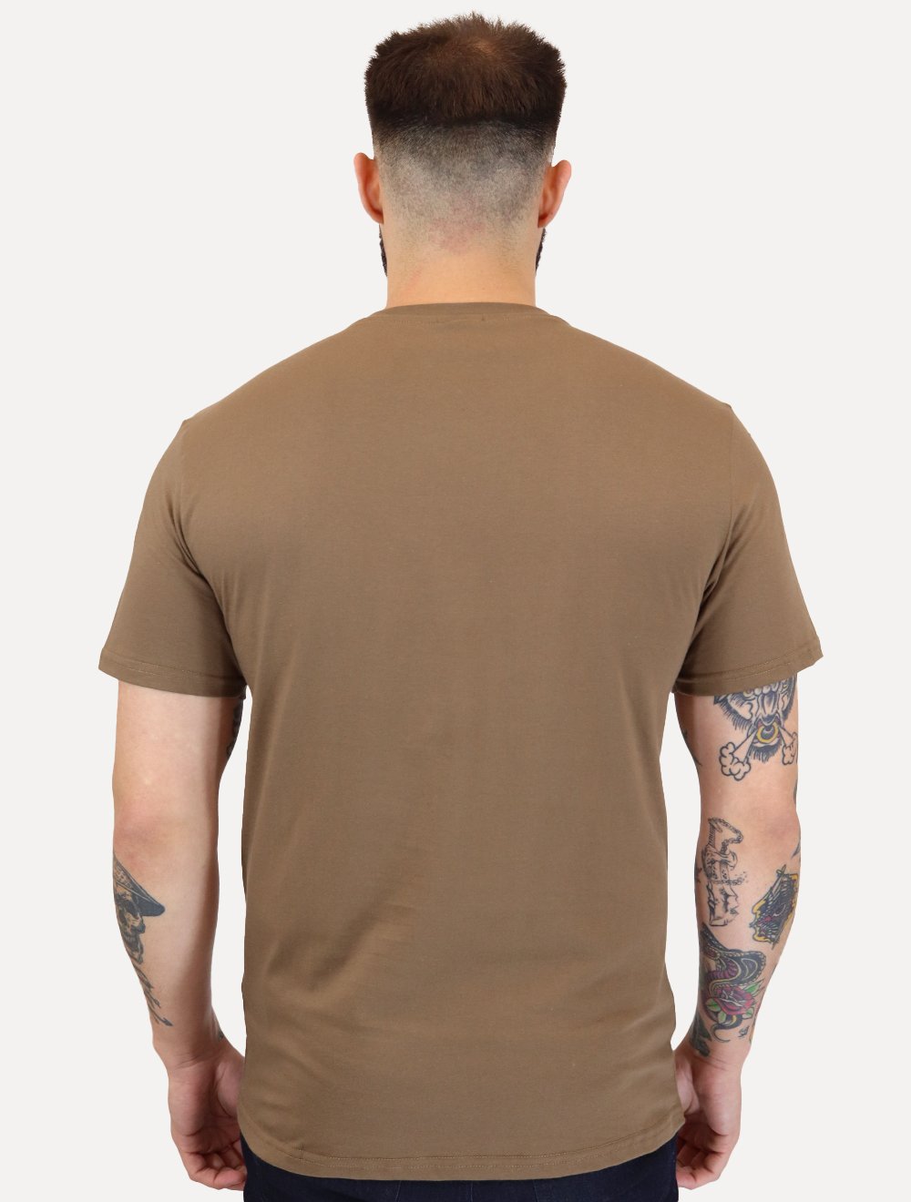 Camiseta Tommy Hilfiger Masculina Regular Badge Logo Tee Marrom Escuro