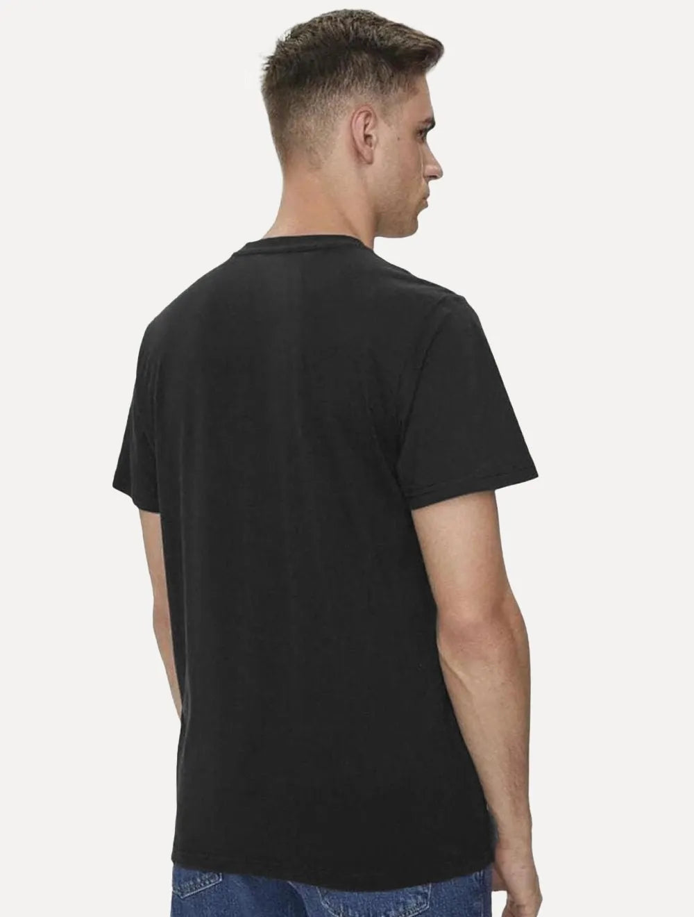 Camiseta Tommy Jeans Masculina Slim Linear Chest Preta