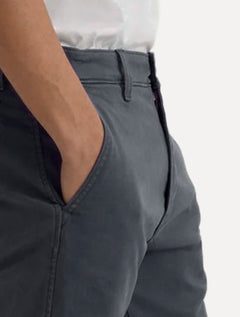 Calça Levis Masculina de Sarja Slim Taper XX Chino Azul Marinho