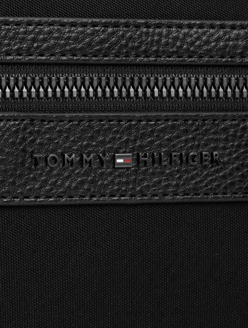 Necessaire Tommy Hilfiger Repreve Washbag Bolso Lateral Preto