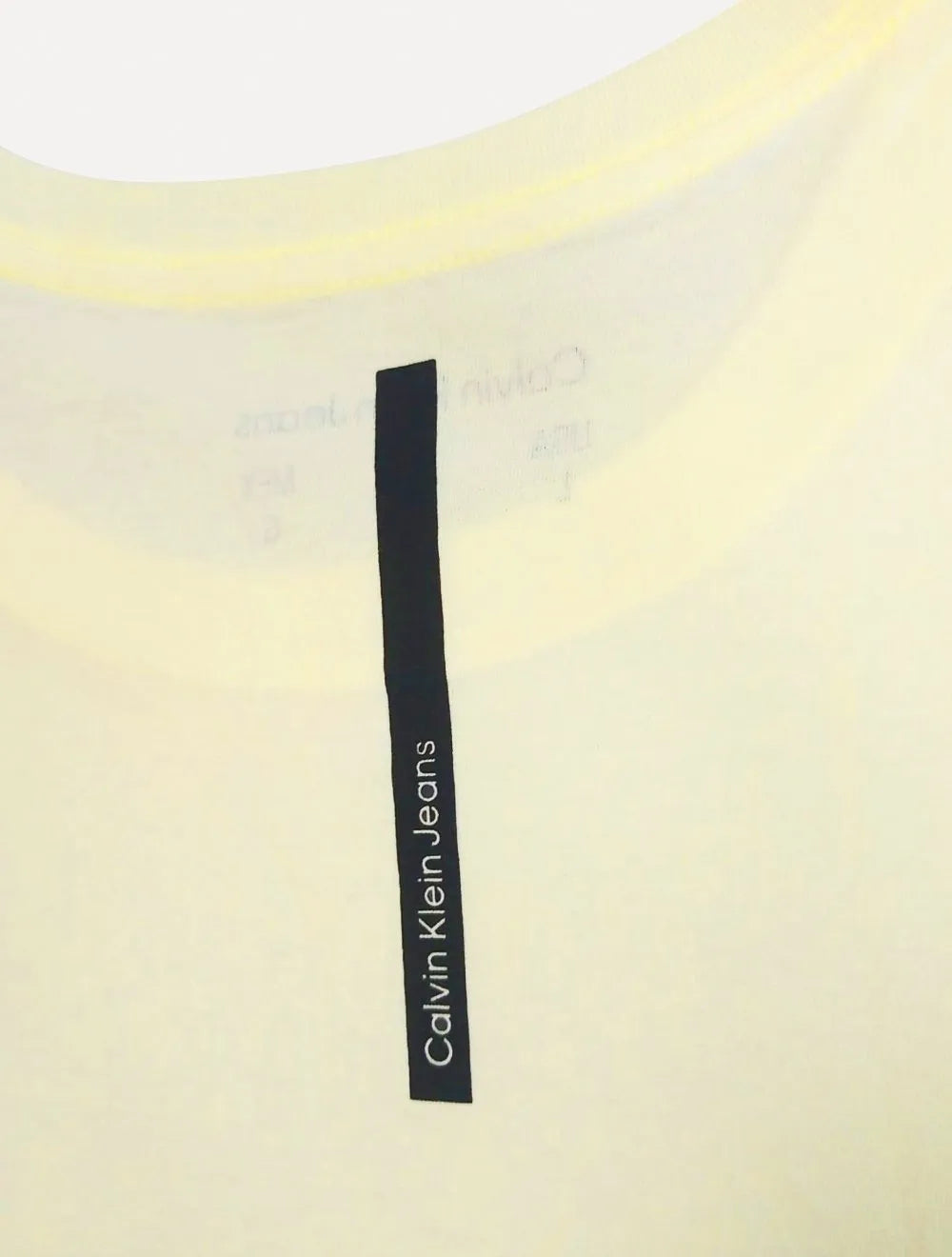 Camiseta Calvin Klein Jeans Masculina Daily Reminder Amarelo Claro