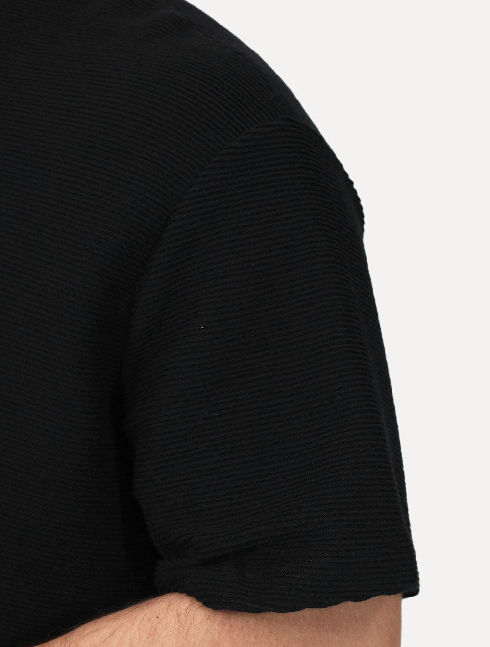 Camiseta Calvin Klein Jeans Masculina Listras Relevo Lisa Preta