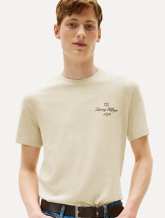 Camiseta Tommy Hilfiger Masculina Outline Flag Script  Areia