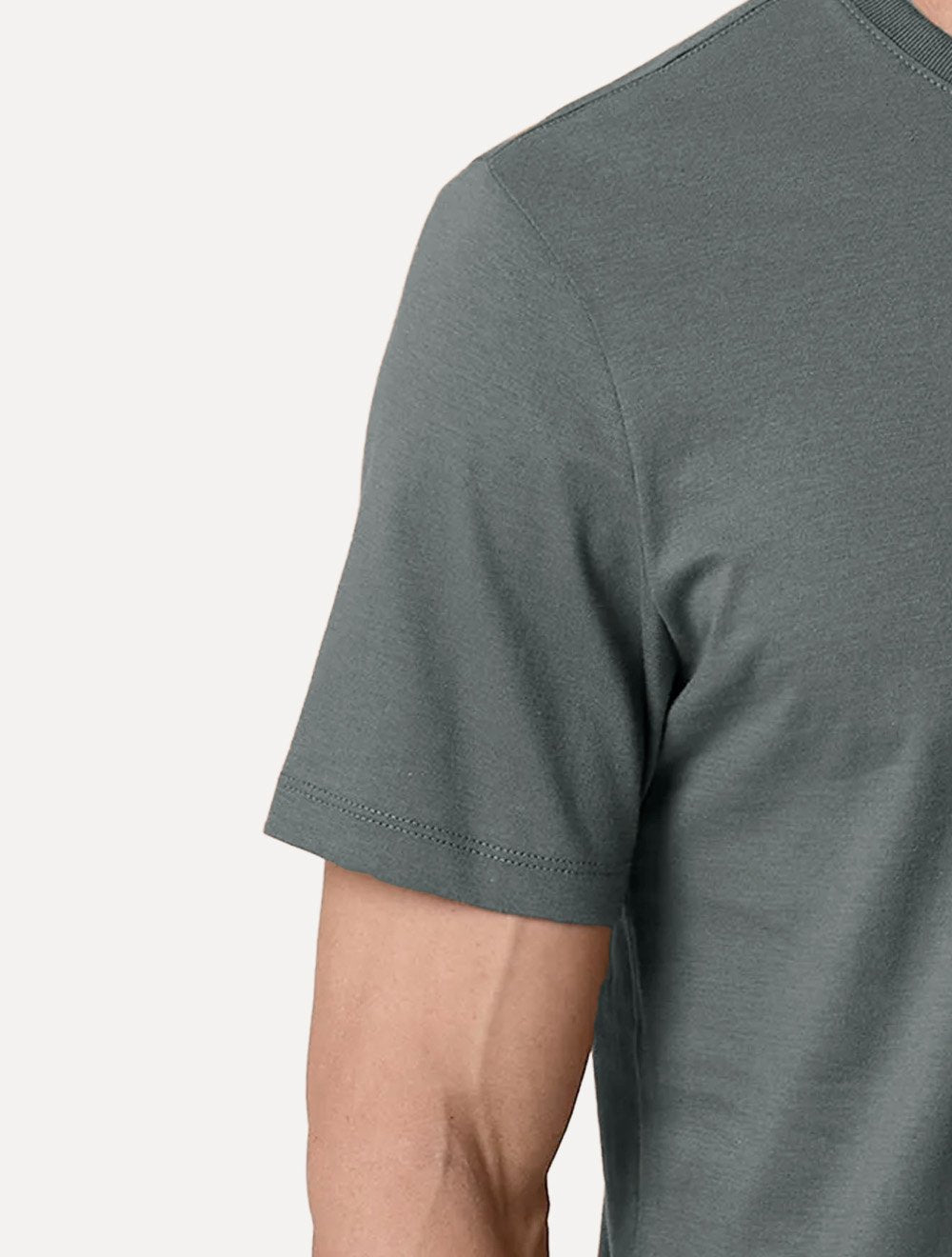 Camiseta Dudalina Masculina Essentials Mono Logo Cinza Escuro