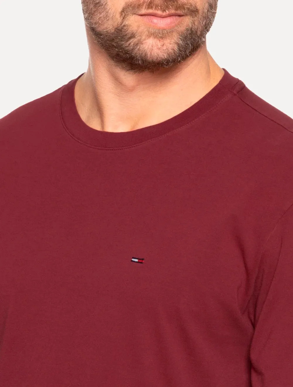 Camiseta Tommy Jeans Masculina Regular Jersey C-Neck Flag Bordô