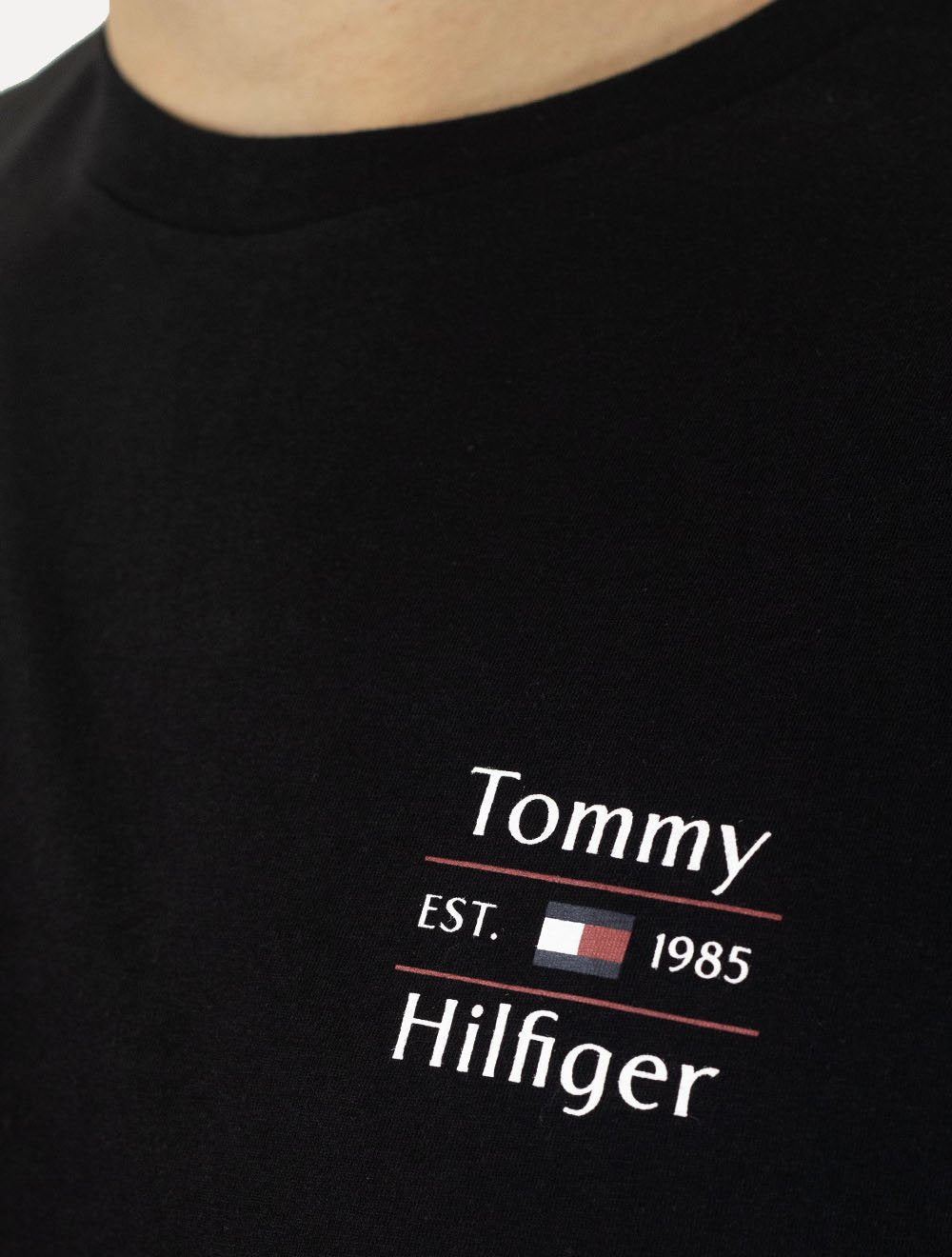 Camiseta Tommy Hilfiger Masculina Regular Stack Preta