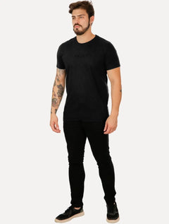 Camiseta Colcci Masculina Slim Embossed Logo Preta