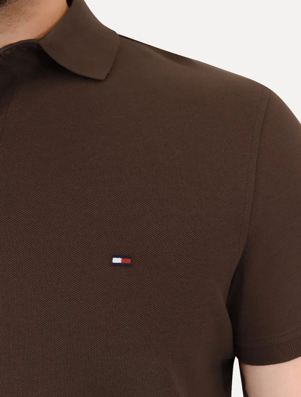 Polo Tommy Hilfiger Masculina Regular Piquet 1985 Marrom Escuro