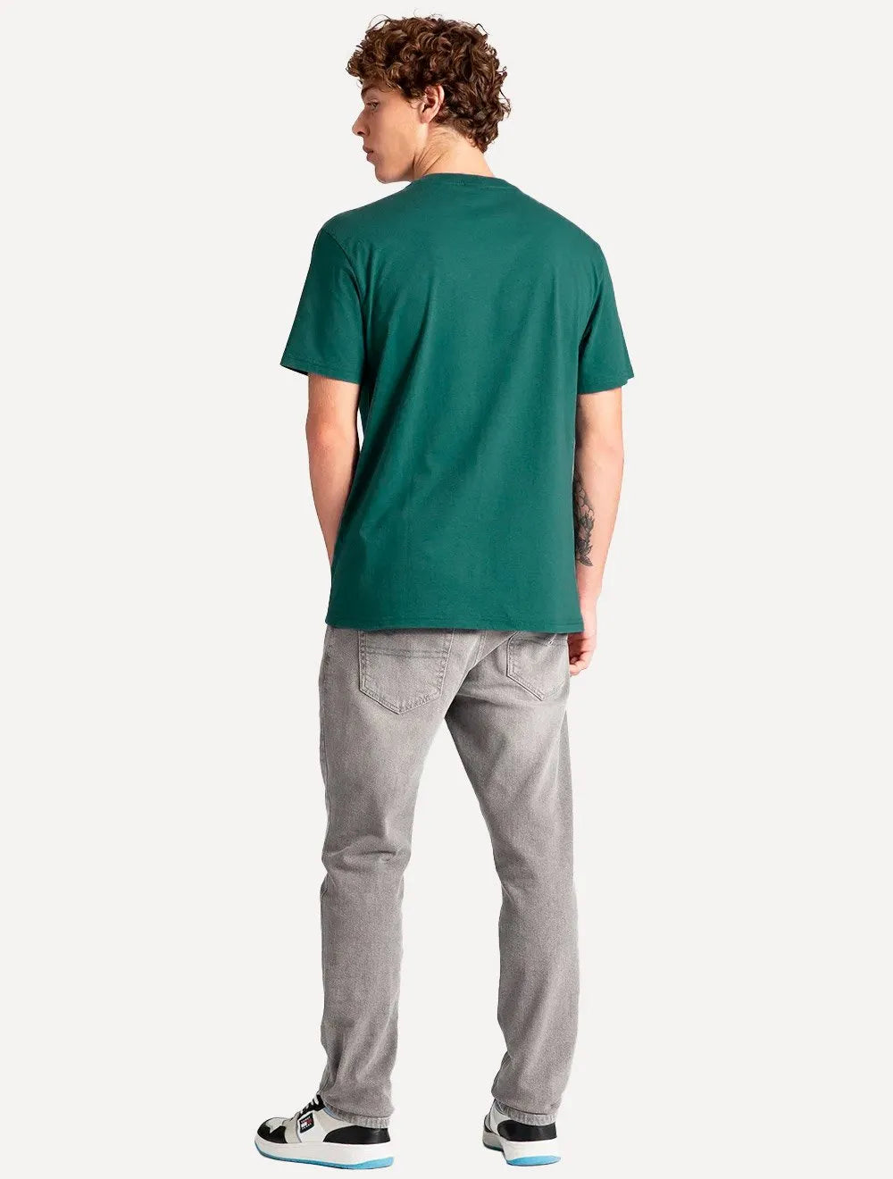 Camiseta Tommy Jeans Masculina Regular Entire Logo Verde Escuro