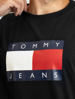 Camiseta Tommy Jeans Masculina Regular Skate Flag Preta