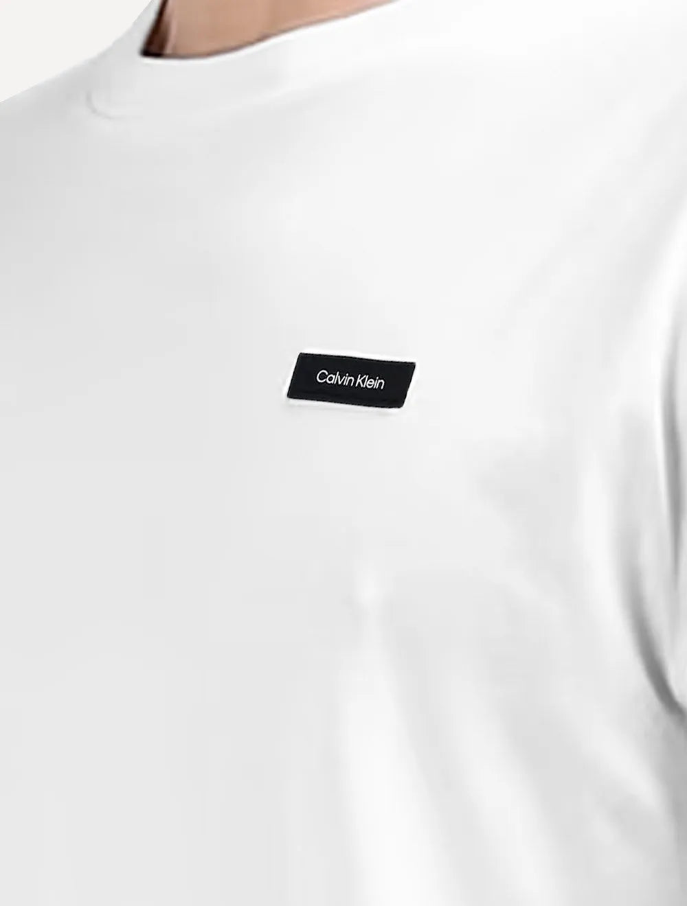 Camiseta Calvin Klein Jeans Masculina Egyptian Cotton Rubber Patch Branca