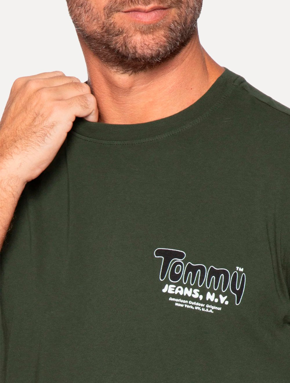 Camiseta Tommy Jeans Masculina Slim Font Play Verde Musgo