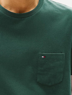 Camiseta Tommy Hilfiger Masculina Regular Pocket Verde Escuro