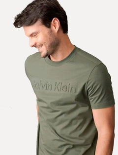 Camiseta Calvin Klein Masculina Embossing Logo Relevo Verde Militar