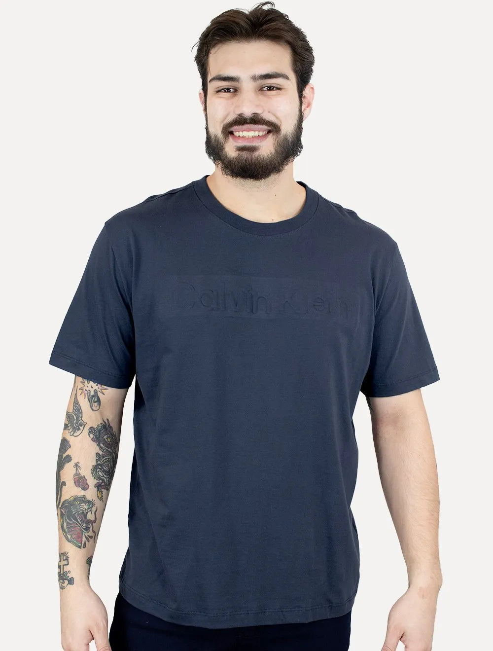 Camiseta Calvin Klein Masculina CK Embossing Azul Marinho