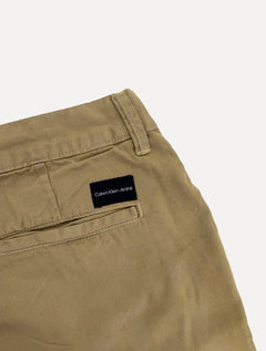 Bermuda Calvin Klein Jeans Masculina Sarja Chino Pockets Label Cáqui