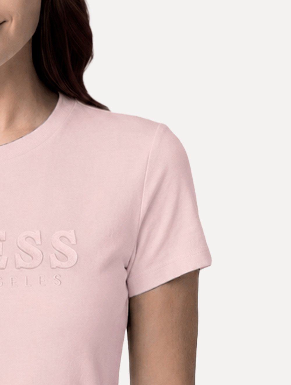 Camiseta Guess Feminina Bold Cursive Embossed Logo Rosa Claro