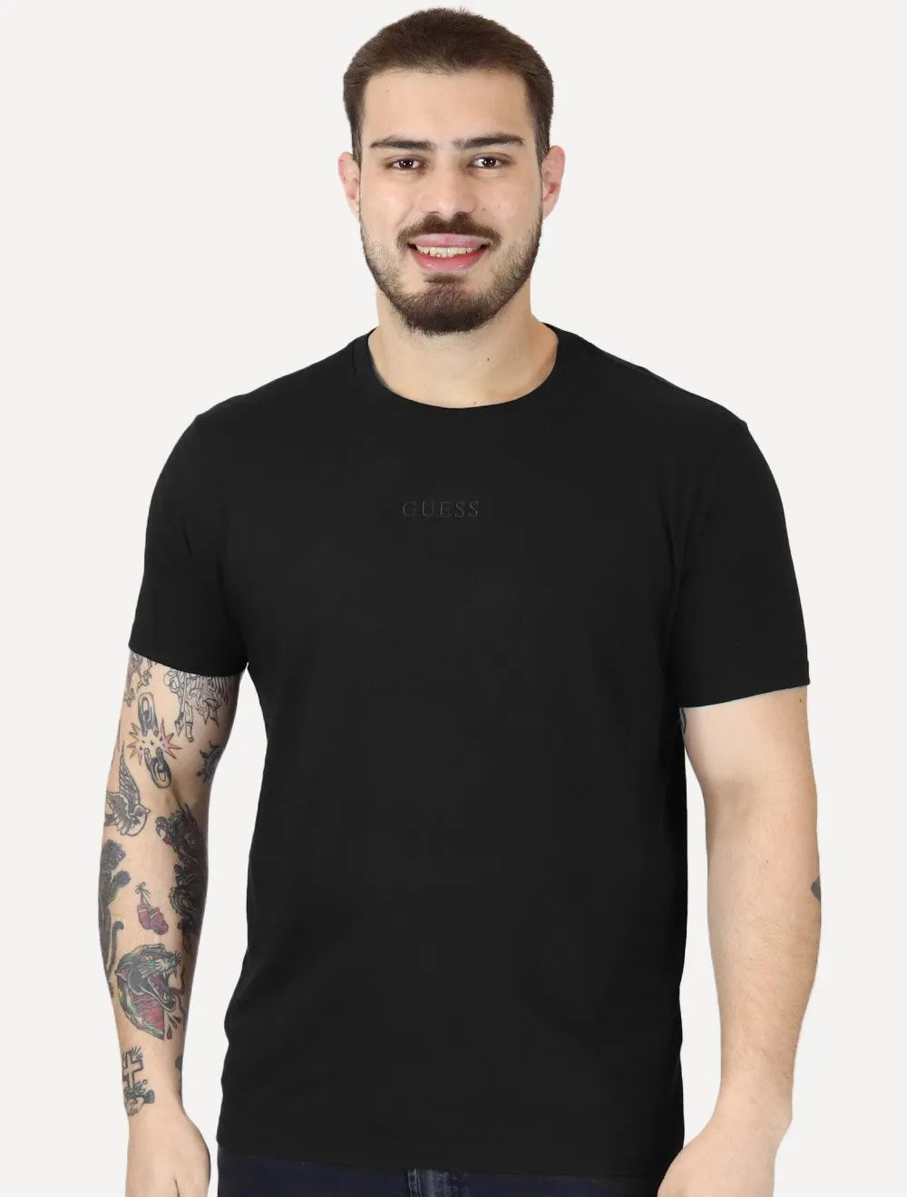 Camiseta Guess Masculina Logo Centro Bordado Preta