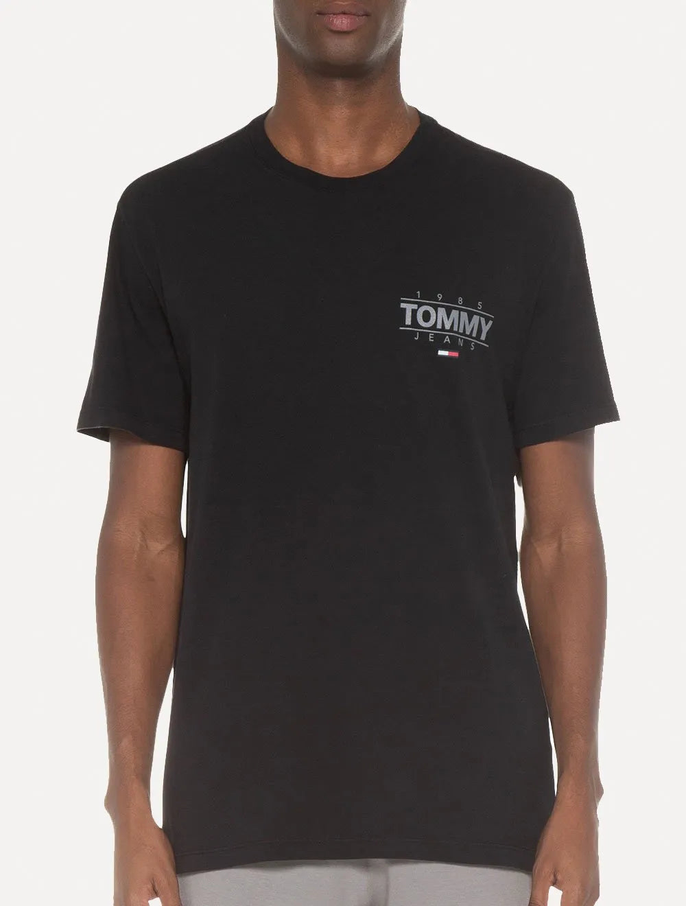 Camiseta Tommy Jeans Masculina Metallic Logo Chest Preta