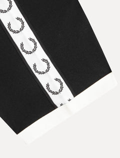 Camiseta Fred Perry Masculina Regular Taped Ringer Preta