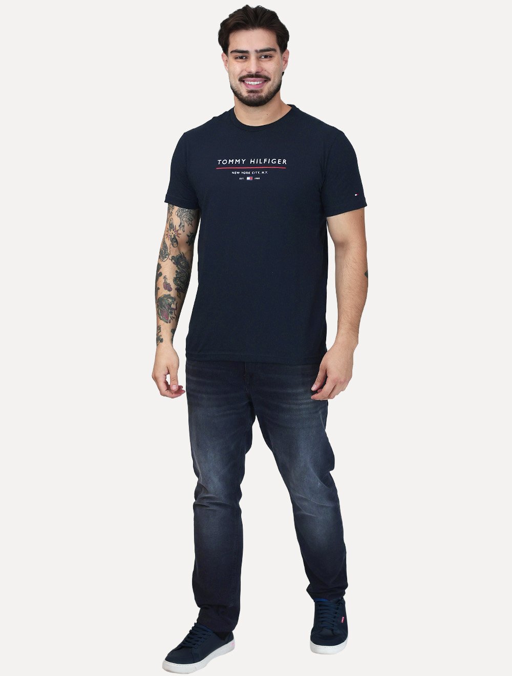 Camiseta Tommy Hilfiger Masculina Brand Love Big New Logo Azul Marinho