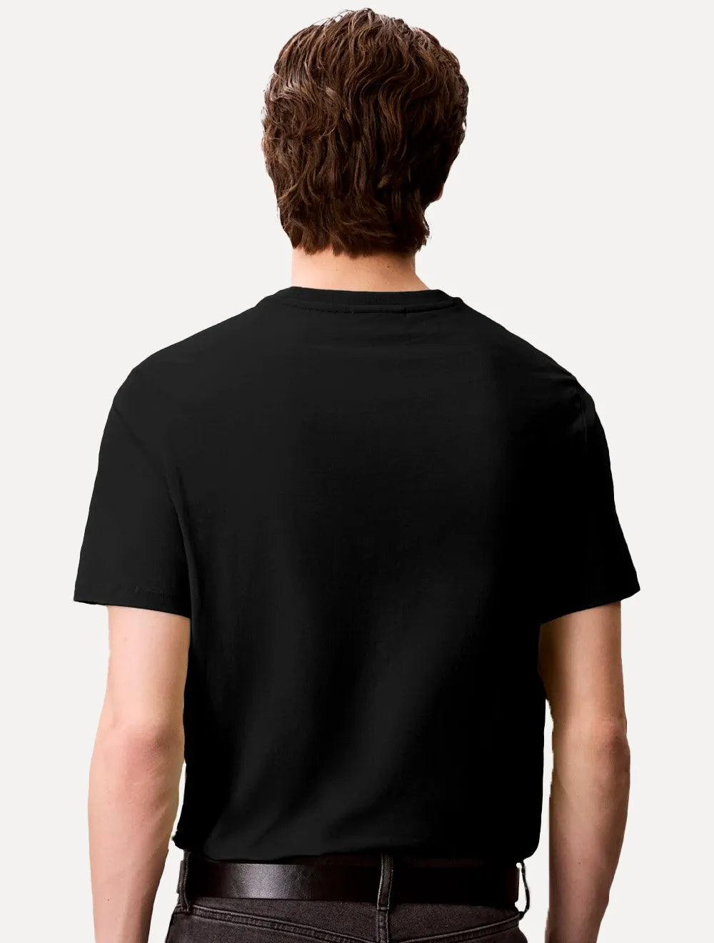 Camiseta Calvin Klein Masculina Suedine Gola Ribana Patch Logo Preta