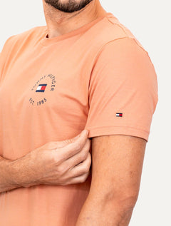 Camiseta Tommy Hilfiger Masculina Roundle Logo Chest Salmão